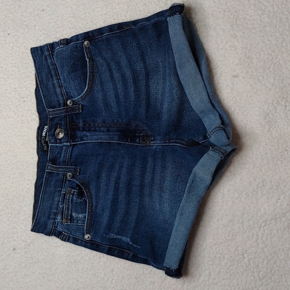 Fashion Nova Pants - Fashion Nova Jean Shorts Size 5/27 Mid Rise